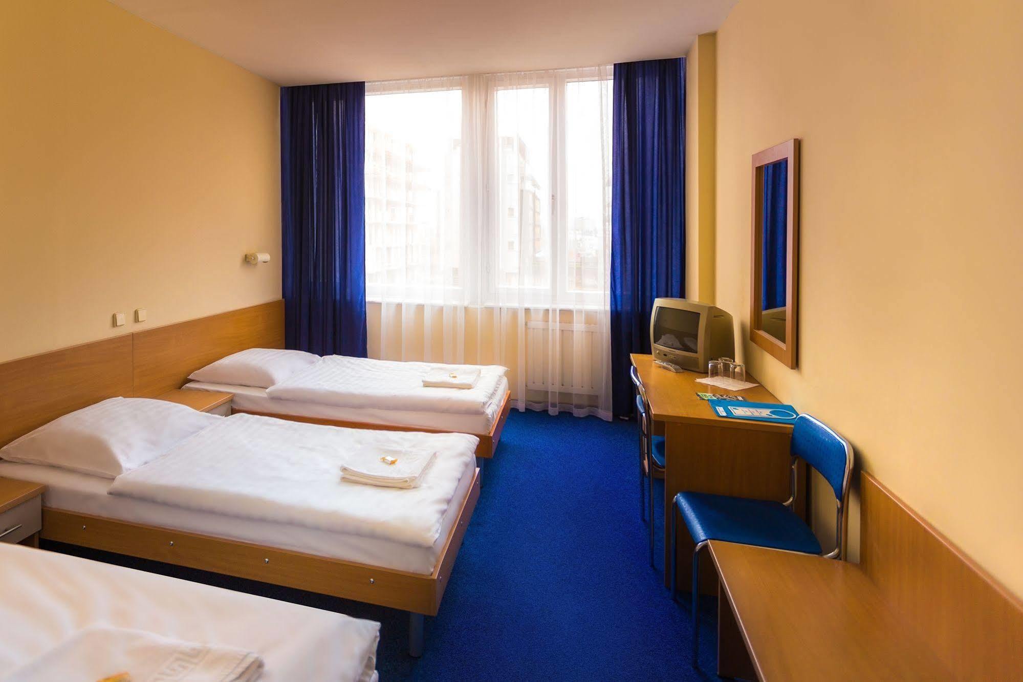 Dom Turystyczny Indigo Hostel Krakow Exterior photo